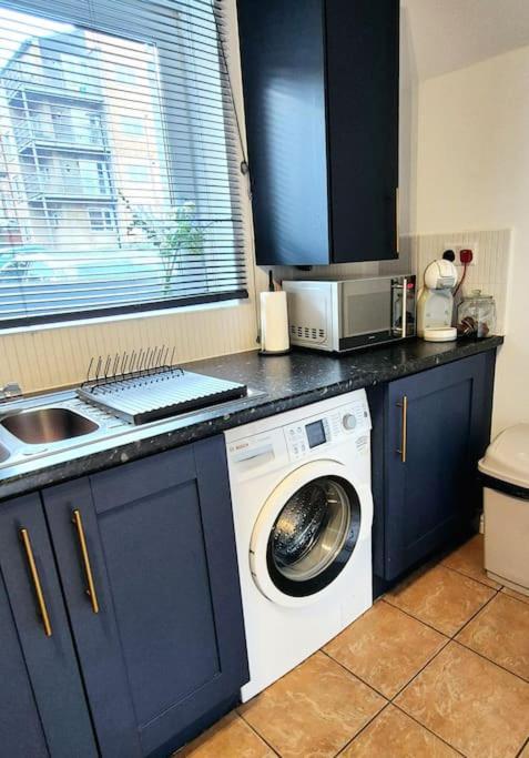 Home From Home 3 Bed,2 Bath House With Garden&Parking Near Centre&Tram Stop Sheffield Exterior photo