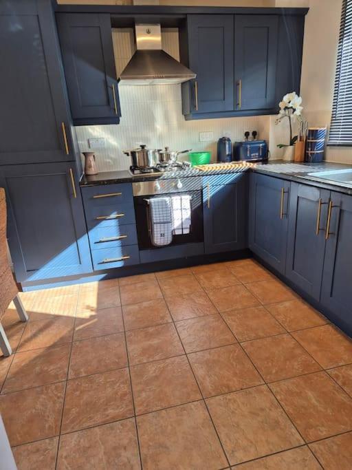 Home From Home 3 Bed,2 Bath House With Garden&Parking Near Centre&Tram Stop Sheffield Exterior photo